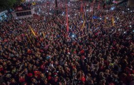 Brasileiros mobilizam-se em defesa de Lula e da democracia