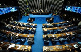 Senado brasileiro leva Dilma a julgamento