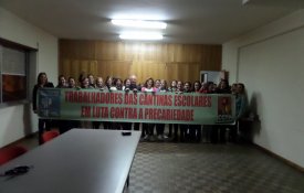 Cozinheiras das escolas de Guimarães passam a efectivas