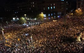 Enorme protesto na Catalunha contra detenção de líderes independentistas