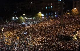  Ciudadanos e bloco independentista vencem eleições na Catalunha