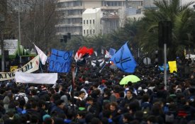 Milhares protestam contra reforma do Ensino Superior no Chile