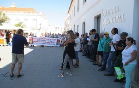  Trabalhadores e população manifestam-se contra privatização da recolha de resíduos