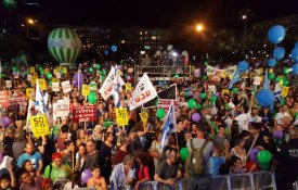 Protesto pelo fim da ocupação mobiliza 15 mil em Israel