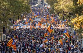 Governo espanhol activa artigo 155.º enquanto Catalunha resiste