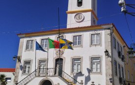 Dois meses depois, em Almada, PS não cumpre promessas