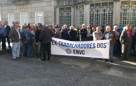 Ex-trabalhadores dos Estaleiros de Viana exigem respostas para o seu futuro