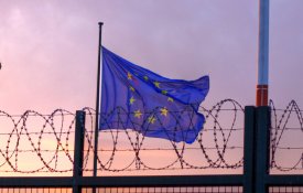  Bruxelas propõe mais federalismo e reforço do militarismo