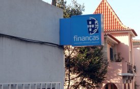 Efeitos do «enorme aumento de impostos» mantêm-se