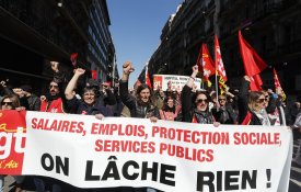  França: mais de 400 mil nas ruas contra reformas laborais de Macron