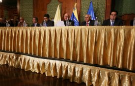  Governo e oposição aprofundam diálogo na Venezuela