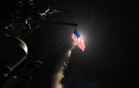  Estados Unidos atacam base militar síria