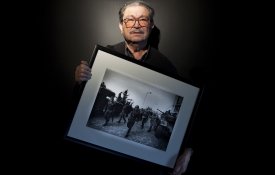 Eduardo Gageiro expõe fotografias icónicas da Revolução – de Abril a Maio