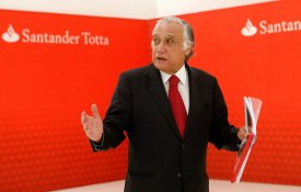 Santander chega à liderança com patrocínio público e despedimentos na mira