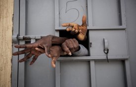 Migrantes são vendidos na Líbia, país que a NATO destruiu