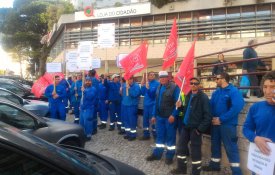 Trabalhadores da Limpersado exigem aumentos salariais