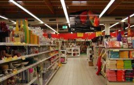 Jumbo de Almada acusado de punir funcionários que se recusaram a trabalhar a mais