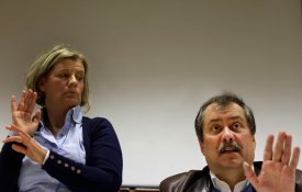 Petição exige recrutamento de docentes de Língua Gestual