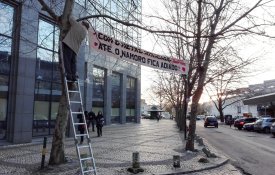 «Com o Metro atrasado, até o namoro fica adiado»