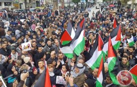 Um morto e mais de cem feridos em confrontos na Palestina