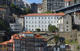 União de Freguesias do centro histórico do Porto pagou metade do salário de Fevereiro
