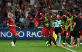 Penáltis levam Portugal para as meias-finais