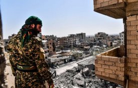 EUA poderão ficar na Síria para evitar «vitória» de Assad e do Irão