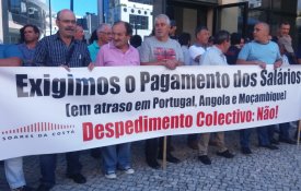 Trabalhadores da Soares da Costa protestam até receber os salários