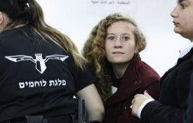 Tribunal militar israelita condena Tamimi a oito meses de prisão