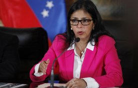  Dirigentes venezuelanos desmentem dissolução do parlamento