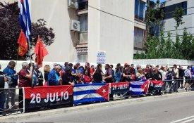 Centenas de pessoas em Madrid repudiam cerco económico e ameaças a Cuba