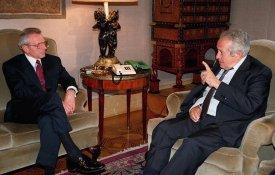 Carlucci em Portugal