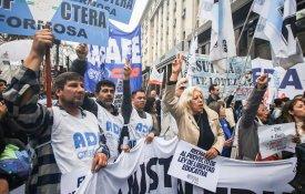 Apesar das ameaças, docentes argentinos realizaram forte protesto