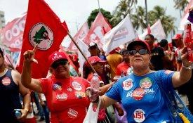 Centenas de actos de apoio a Lula e em defesa da democracia