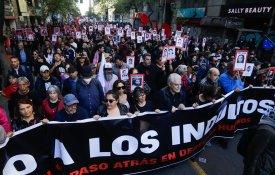 Enorme marcha em homenagem às vítimas do golpe de Estado no Chile