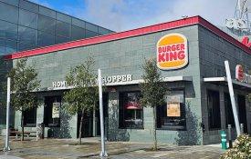 Burger King de Lugo volta a restringir a água aos trabalhadores, denuncia a CIG
