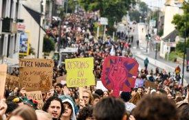 Estudantes e movimento sindical unidos em defesa dos serviços públicos franceses