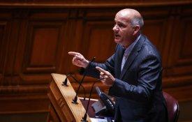 «Amanhã sairá à rua a esperança de que é possível romper com o desastre nacional»