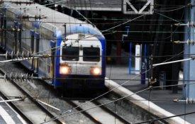 Trabalhadores ferroviários franceses em luta contra reforma das pensões