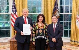 «Tenho de inventar coisas para que Washington continue com a Venezuela na cabeça»