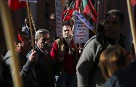 Trabalhadores da Fundação INATEL em protesto