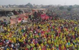 Com a colheita à porta, agricultores indianos preparam nova fase de protestos