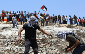 Forças israelitas matam a tiro um funcionário municipal perto de Nablus