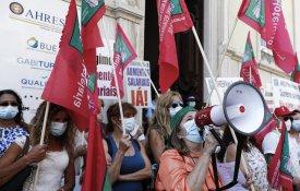 Trabalhadores da hotelaria dizem que pandemia «não é desculpa» para perda de direitos