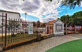 Preparar o novo ano com mais 200 alunos e menos nove funcionários