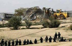 Aldeia beduína no deserto do Neguev demolida mais de 200 vezes por Israel