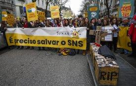 SNS. Há 46 anos a cuidar de nós, urge tratar dele