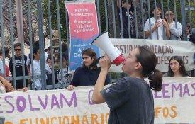 Estudantes do Secundário entregam reivindicações ao ministro da Educação 