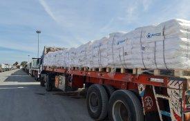 Camiões com ajuda humanitária começaram a entrar na Faixa de Gaza