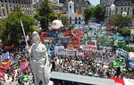 Argentina em luta contra políticas neoliberais de Milei